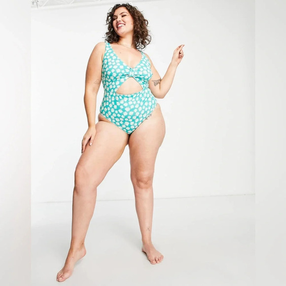 Peek & Beau Curve Tie Front Cut Out Swimsuit Green Sunflower Plus Size 20 NWT - Picture 4 of 9